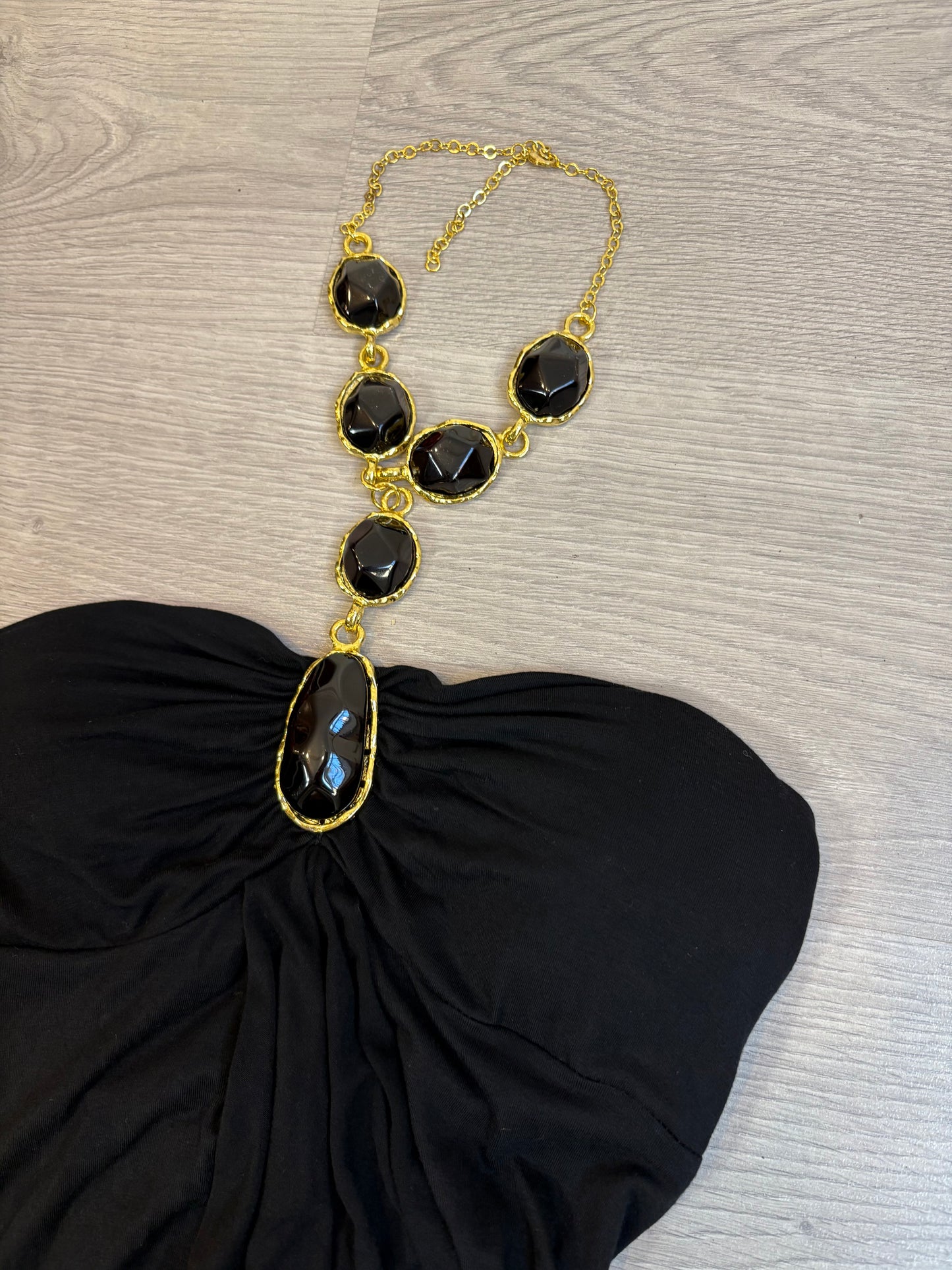 MICHELLE COUTURE. Vestido corto detalle escote