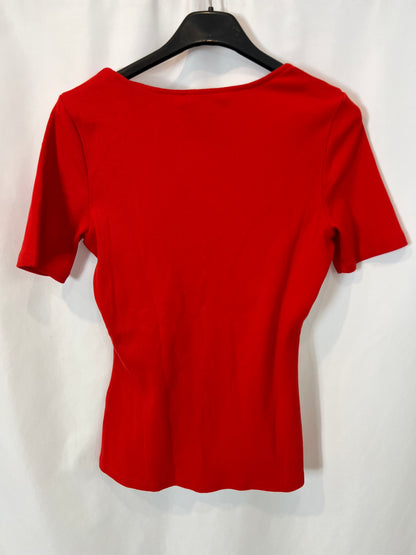 SEZANE. Top rojo canalé botones T.s