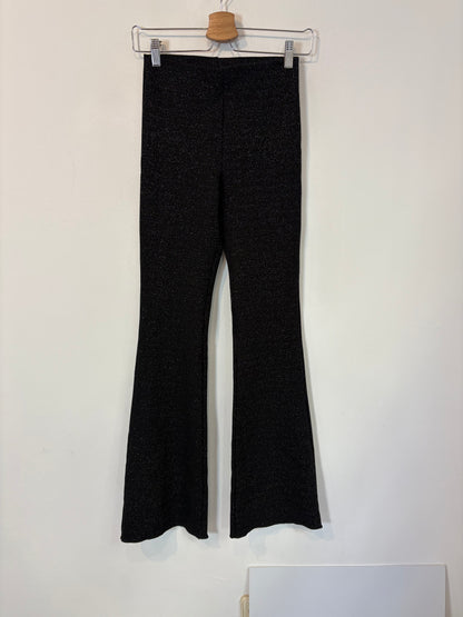 ZARA. Pantalón punto hilos dorados