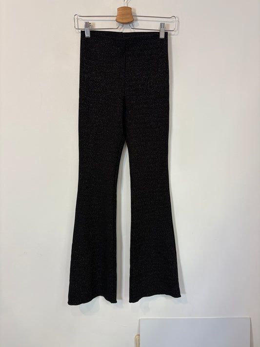 ZARA. Pantalón punto hilos dorados