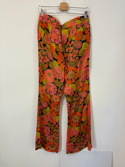 EL CORTE INGLÉS. Total look fluido estampado. T M