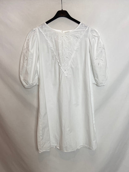 H&M. Vestido blanco bordado T. S