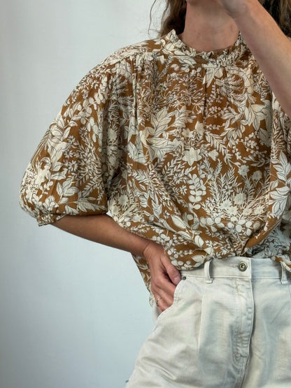 DES PETITS HAUTS. Blusa fluida estampado mostazas