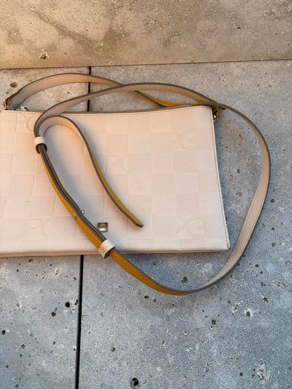 PURIFICACIÓN GARCIA. Bolso bandolera piel beige