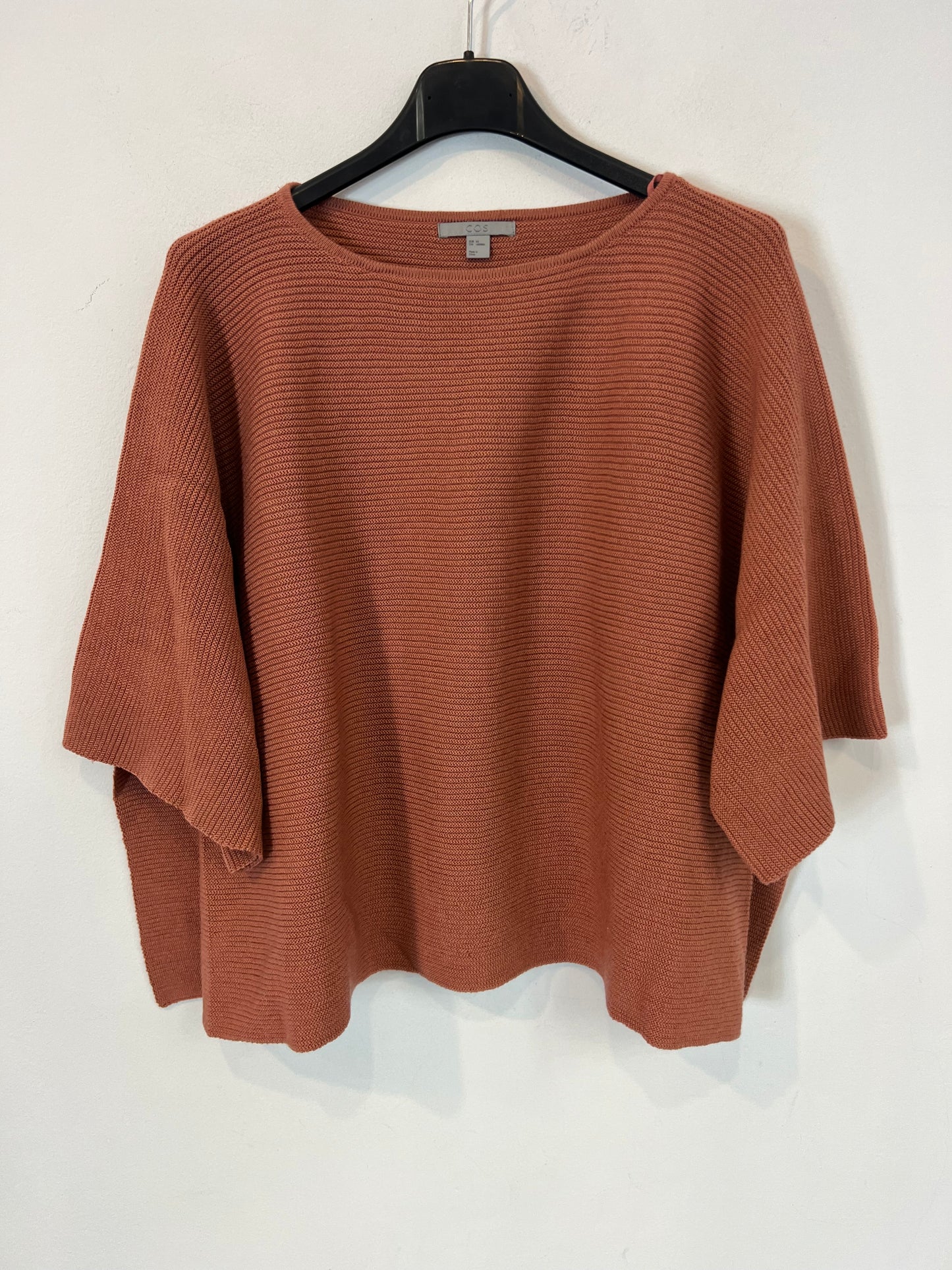 COS. Top punto aberturas. T XS