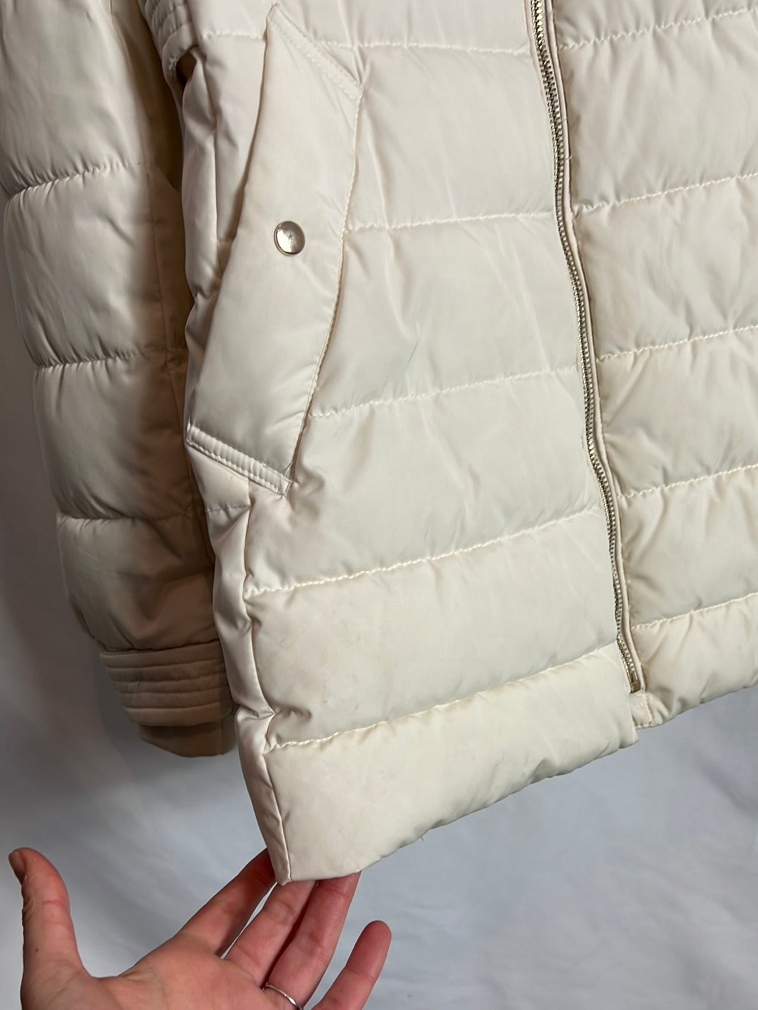 ZARA. Light beige down hood. TM