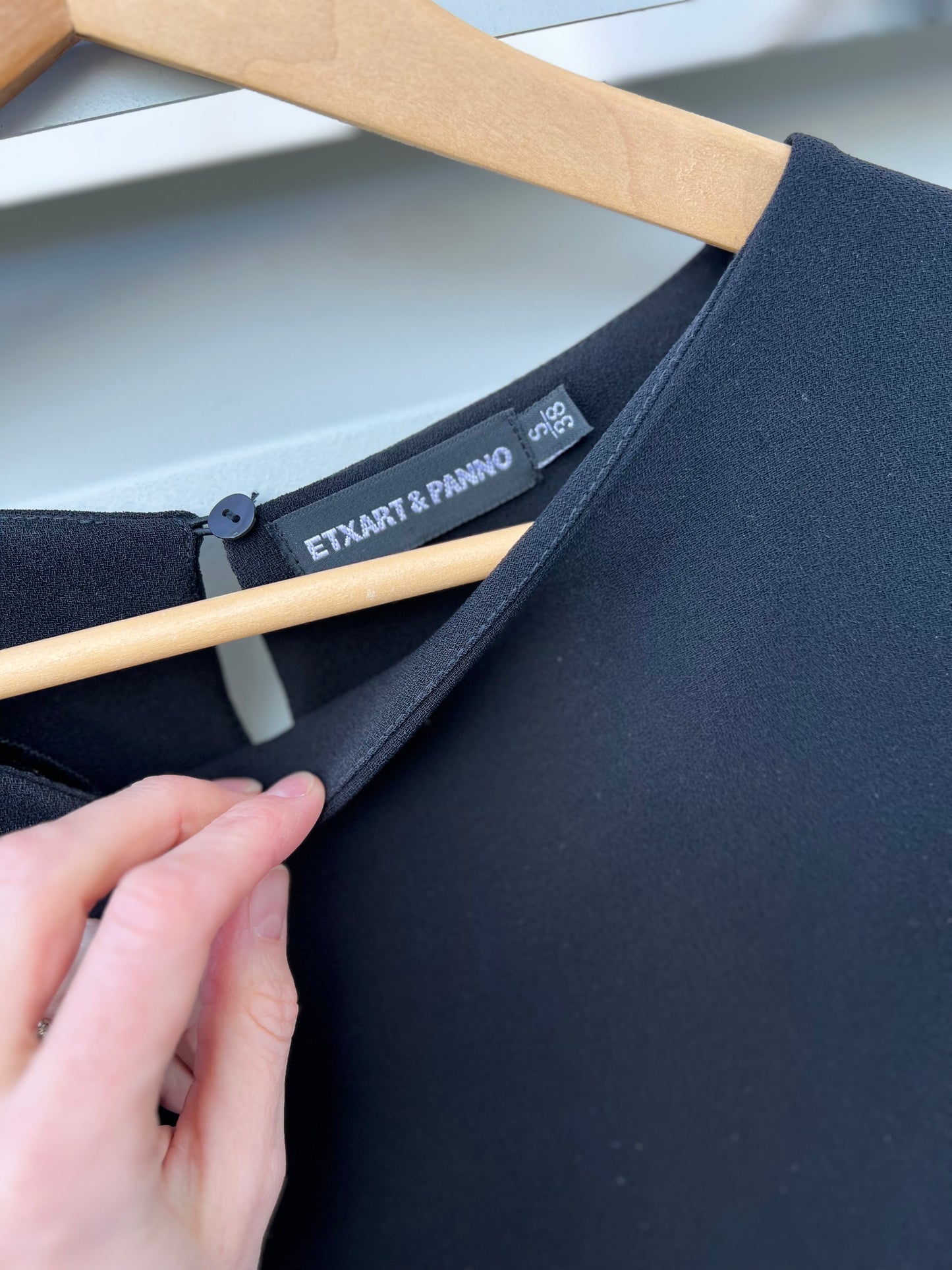 ETXART&PANNO. Top negro corto