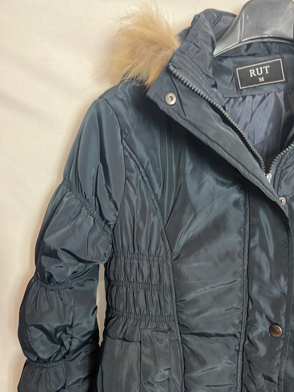 RUT. Blue hooded feathers. TM
