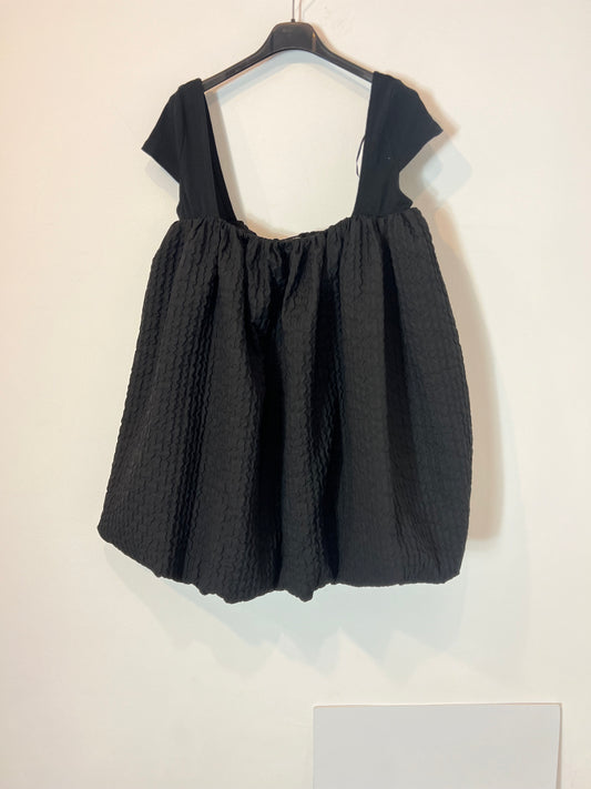 ZARA. Black puffed textured dress. TS