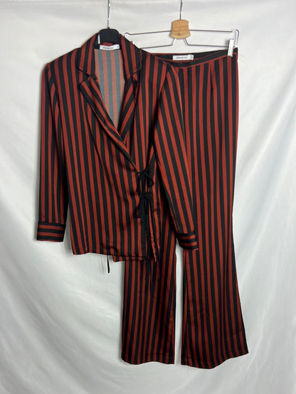 SOPHIE&amp;LUCIE. Striped satin total look. Size 36