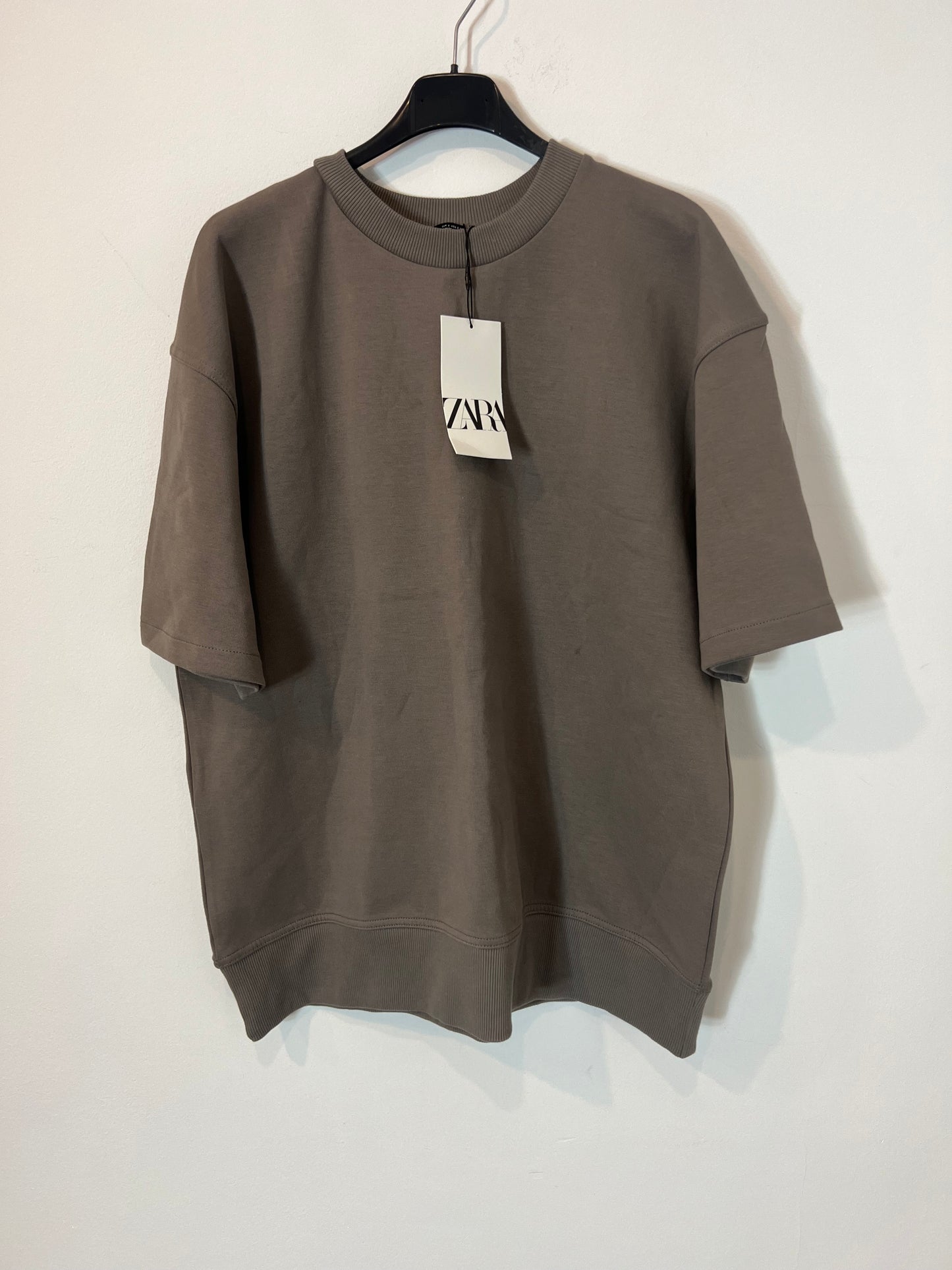 ZARA. Conjunto felpa gris topo. T S