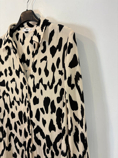 MANGO. Blusa fluida estampada. T M
