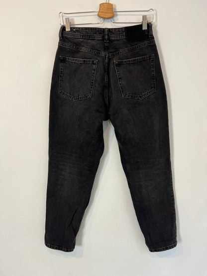 ZARA. Denim estilo momfit gris oscuro. T 36