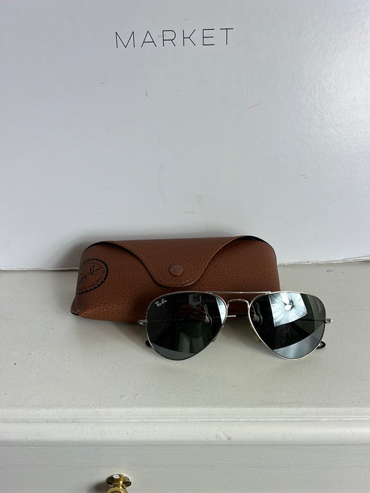 RAYBAN. Gafas estilo piloto cristal gris