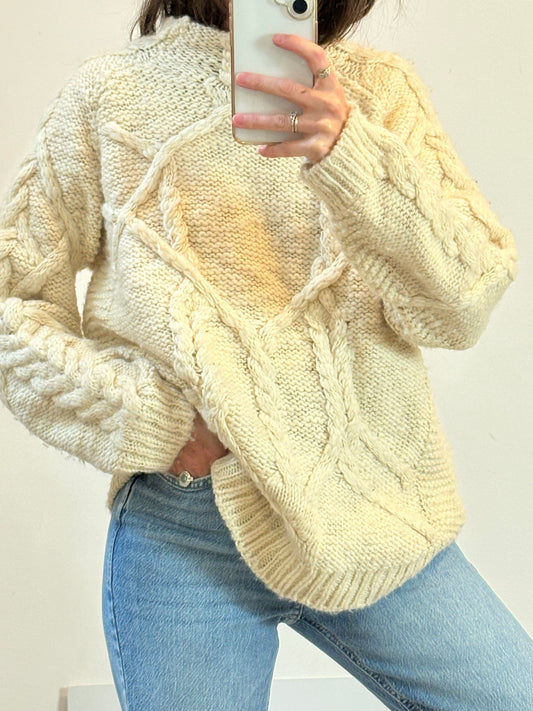 IRO. Jersey beige ochos