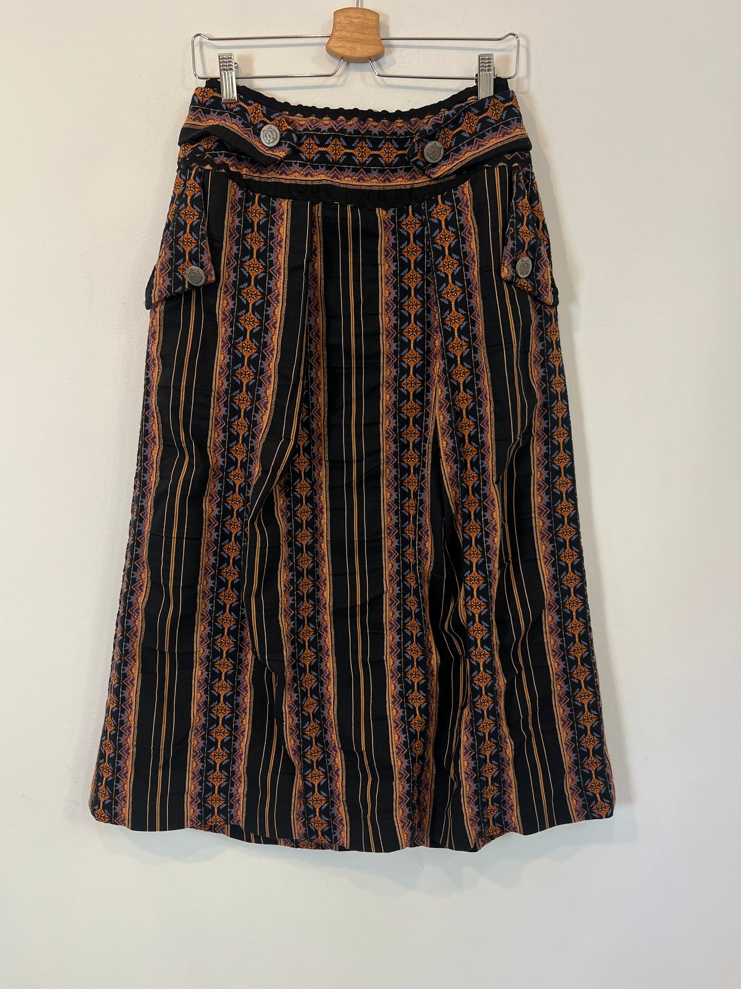 SOPHIE&LUCIE. Falda midi negra bordada T.38