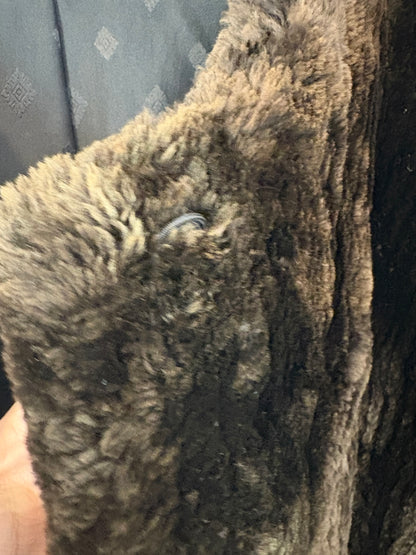 OTRAS. Chaqueta visón bolsillos