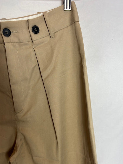 ZARA. Dark beige pleated trousers. TS