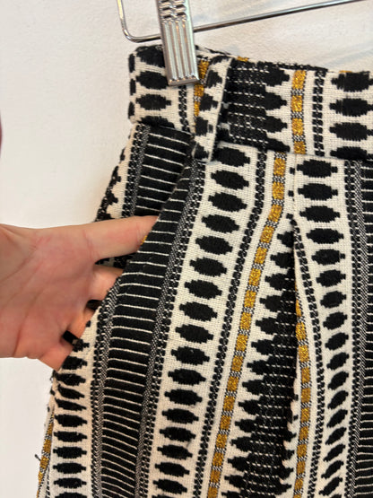 OTRAS. Conjunto bomber y bermuda textura. T S