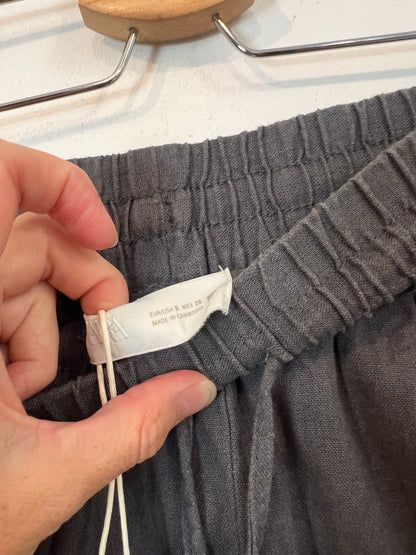 ZARA. Pantalón corto gris lino