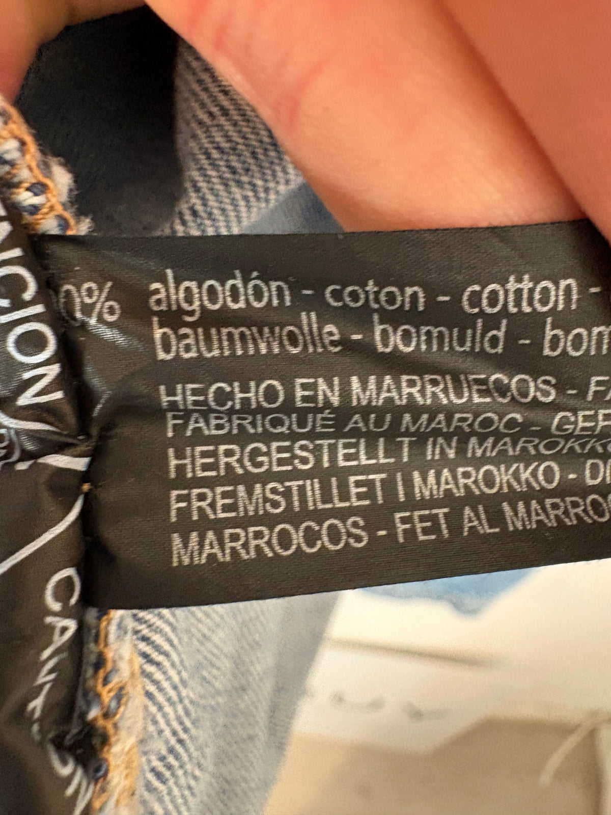 ZARA. Cazadora denim abotonada
