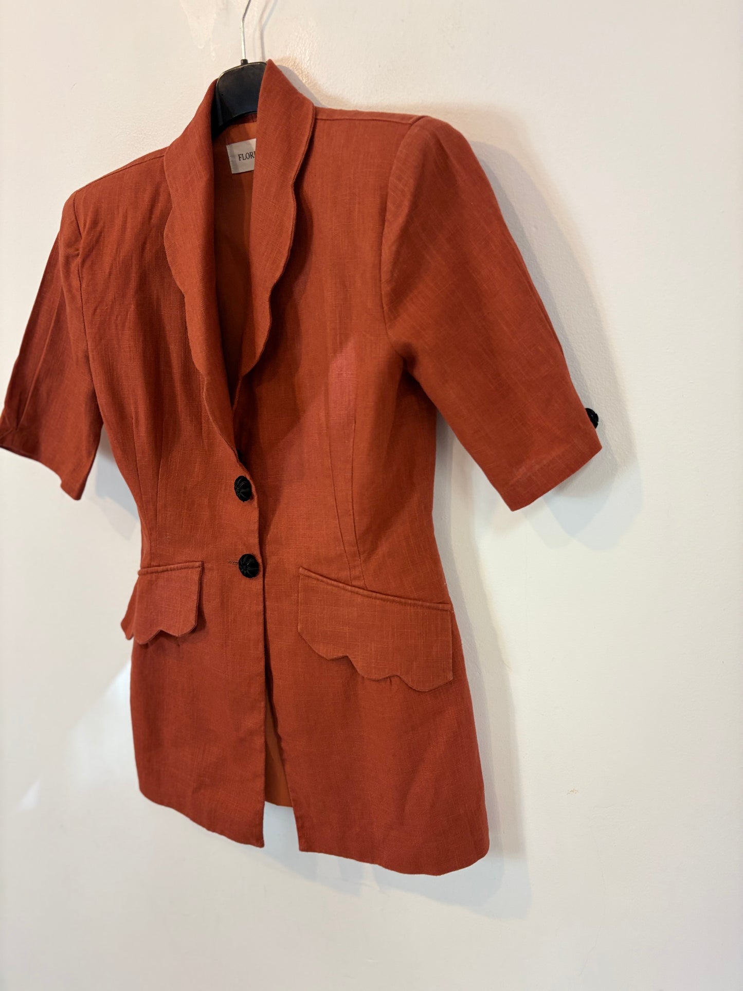 FLORENTINA. Total look lino teja