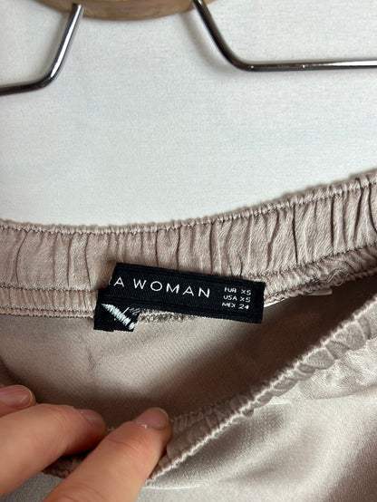 ZARA. Falda midi color topo asimétrica satinada. T XS