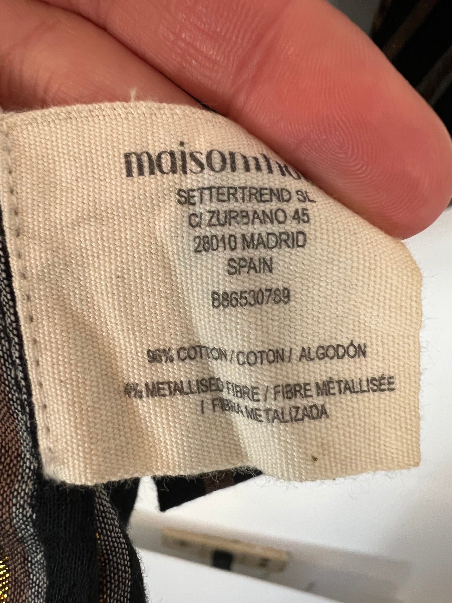 MAISON HOTEL. Black striped blouse Tu(S)