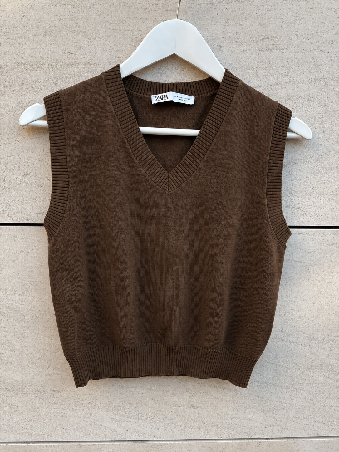 ZARA. Top punto elástico marrón chocolate
