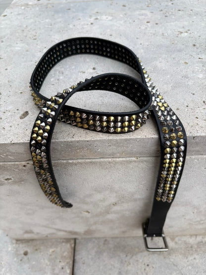 ZADIG & VOLTAIRE. Cinturón piel negro tachuelas