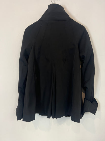 ZARA. Chaqueta negra textura detalle botones. T XS