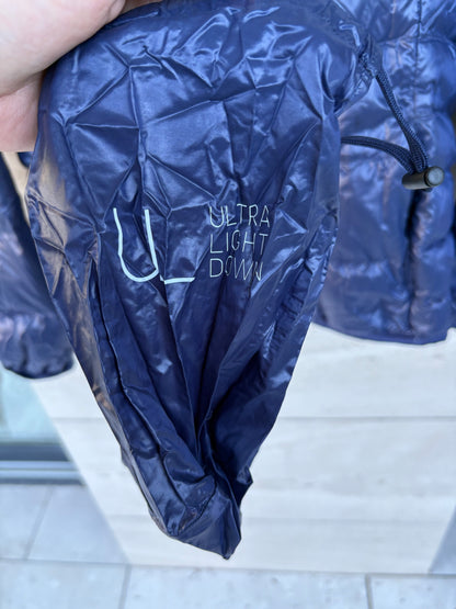 UNIQLO. Ultralight blue down jacket with hood. TM