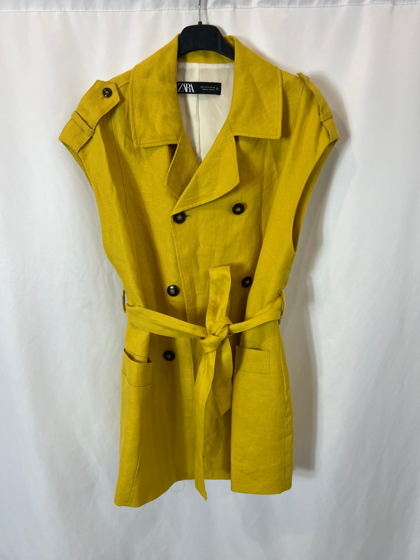 ZARA. Chaleco lino abotonado. T S