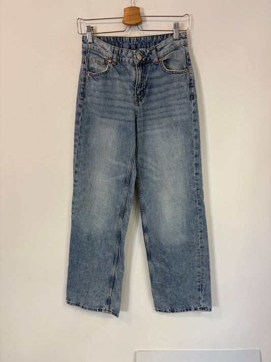 ZARA. Denim recto tiro medio