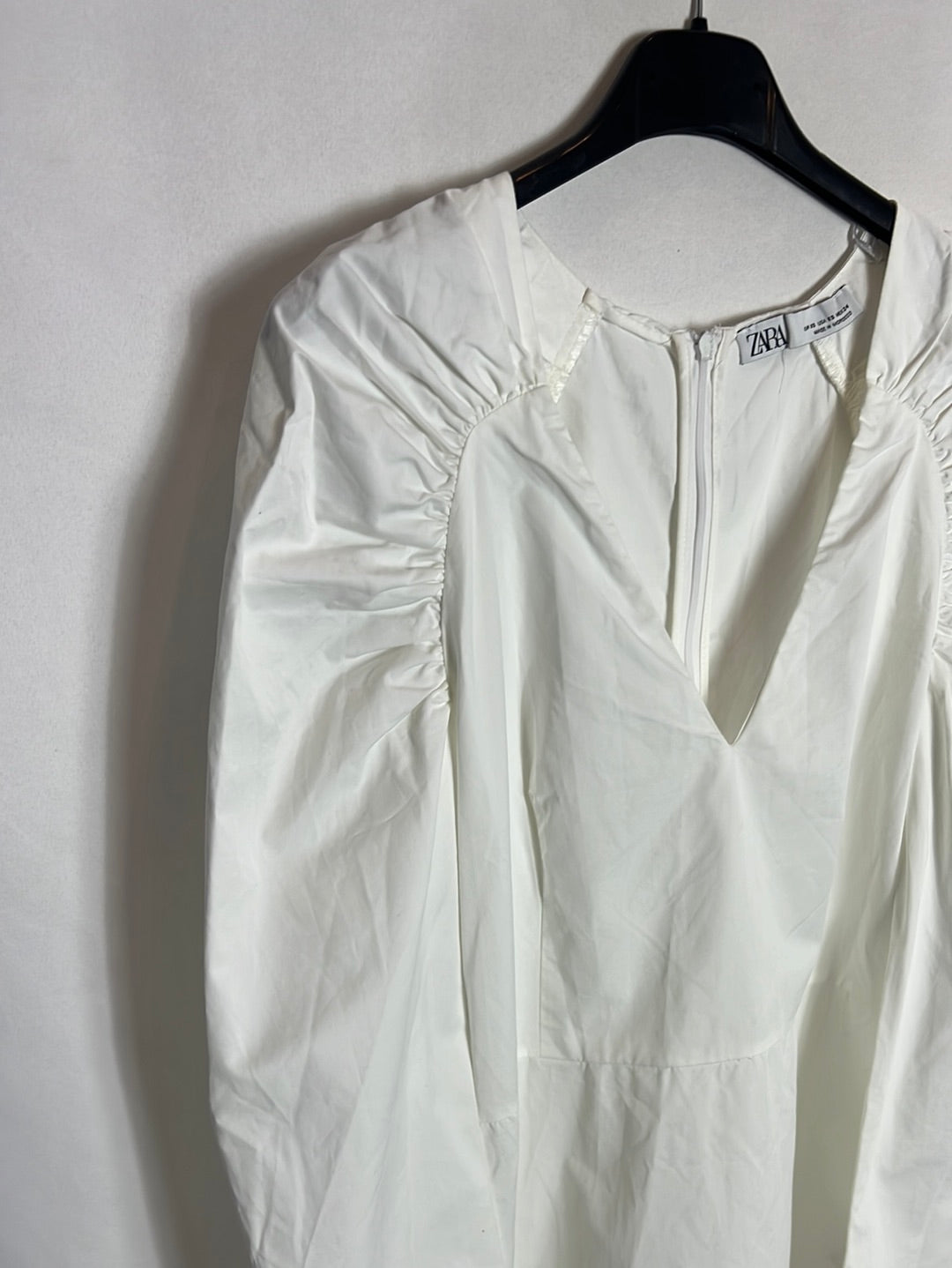 ZARA. Vestido blanco corto fruncidos. T XS