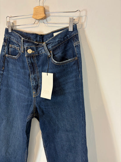 ZARA. Black stretch knit top. TL