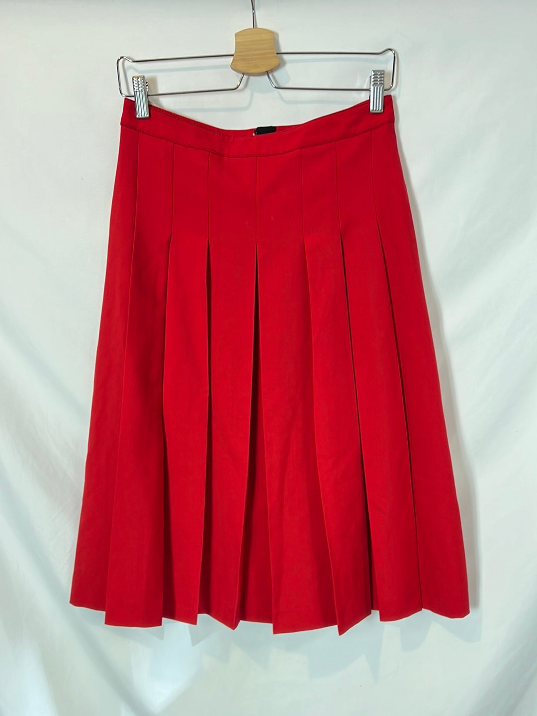 MARNI. Red pleated midi skirt. Size 36