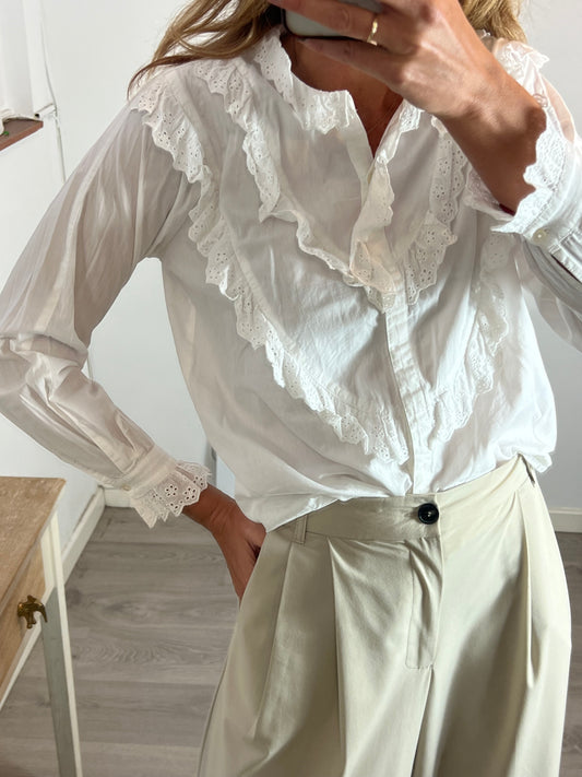 INTROPIA. White blouse with die-cut ruffles, size 38