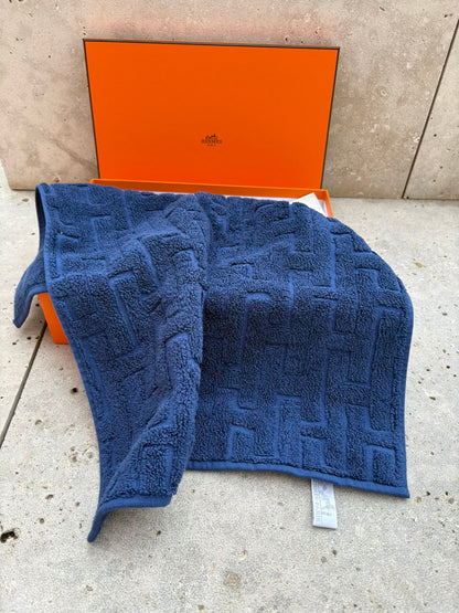 HERMES. Toalla de invitados en azul