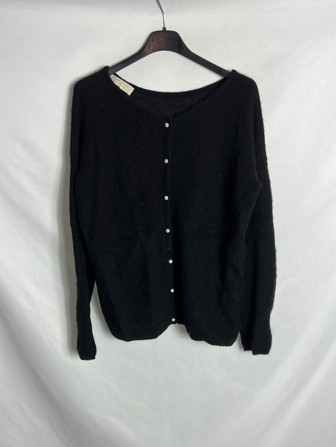 SÉZANE. Rebeca negra botones perla. T XS(S/M) (Tara)