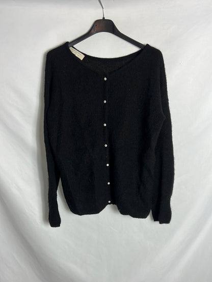 SÉZANE. Rebeca negra botones perla. T XS(S/M) (Tara)