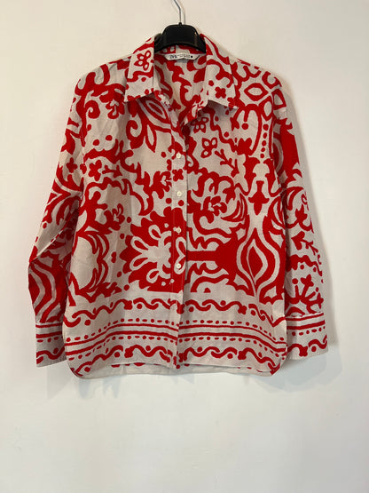 ZARA. Blusa estampado rojo T.m