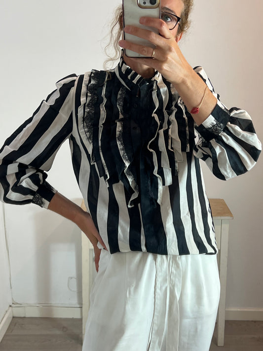 ZARA. Black and white striped blouse Ts