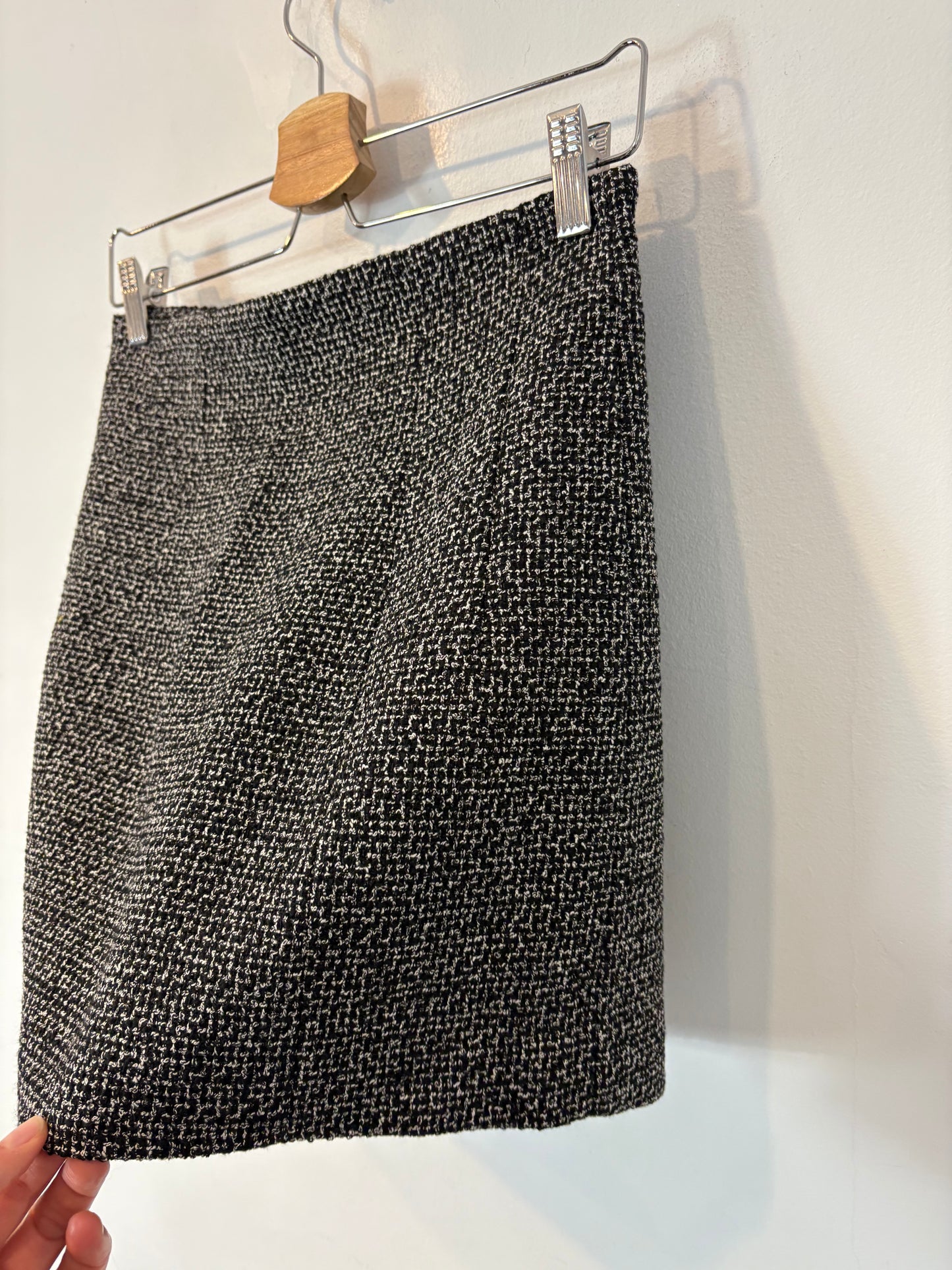 ZARA. Falda corta bicolor