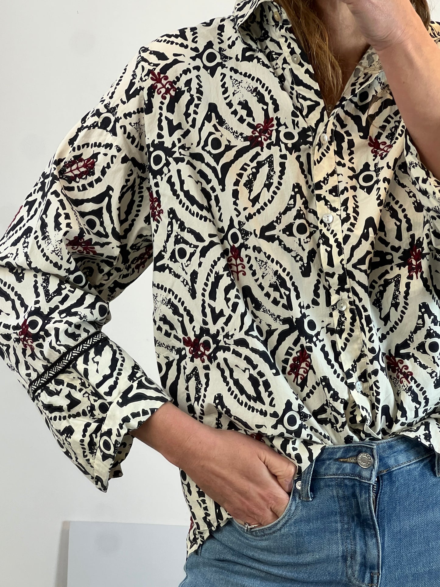 ZARA. White printed shirt. TS/M