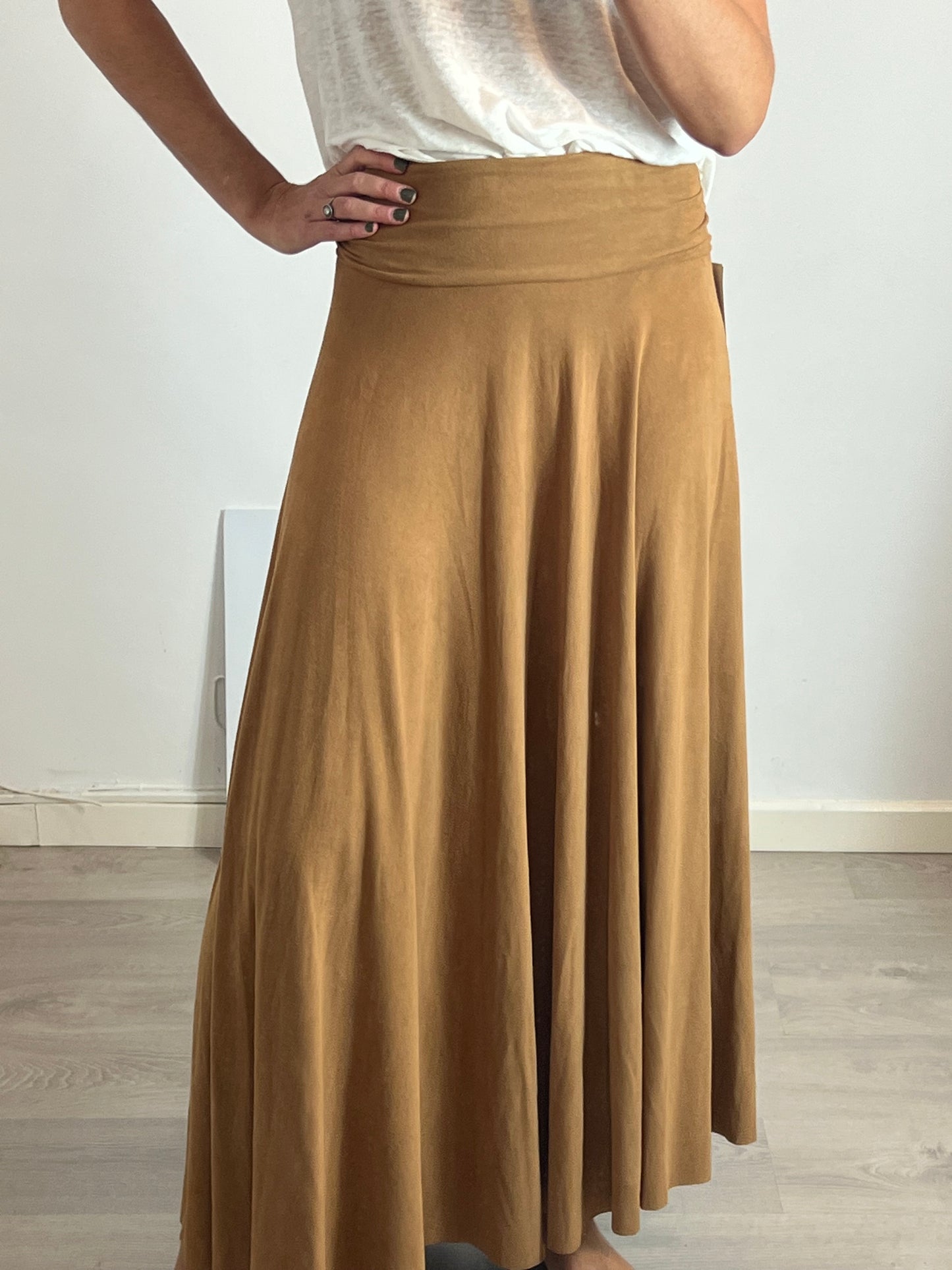 KAVRA. Falda antelina larga T.34/36