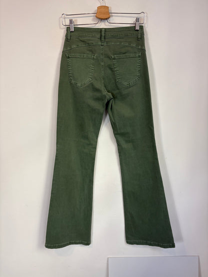 OTRAS. Denim verde acampanado