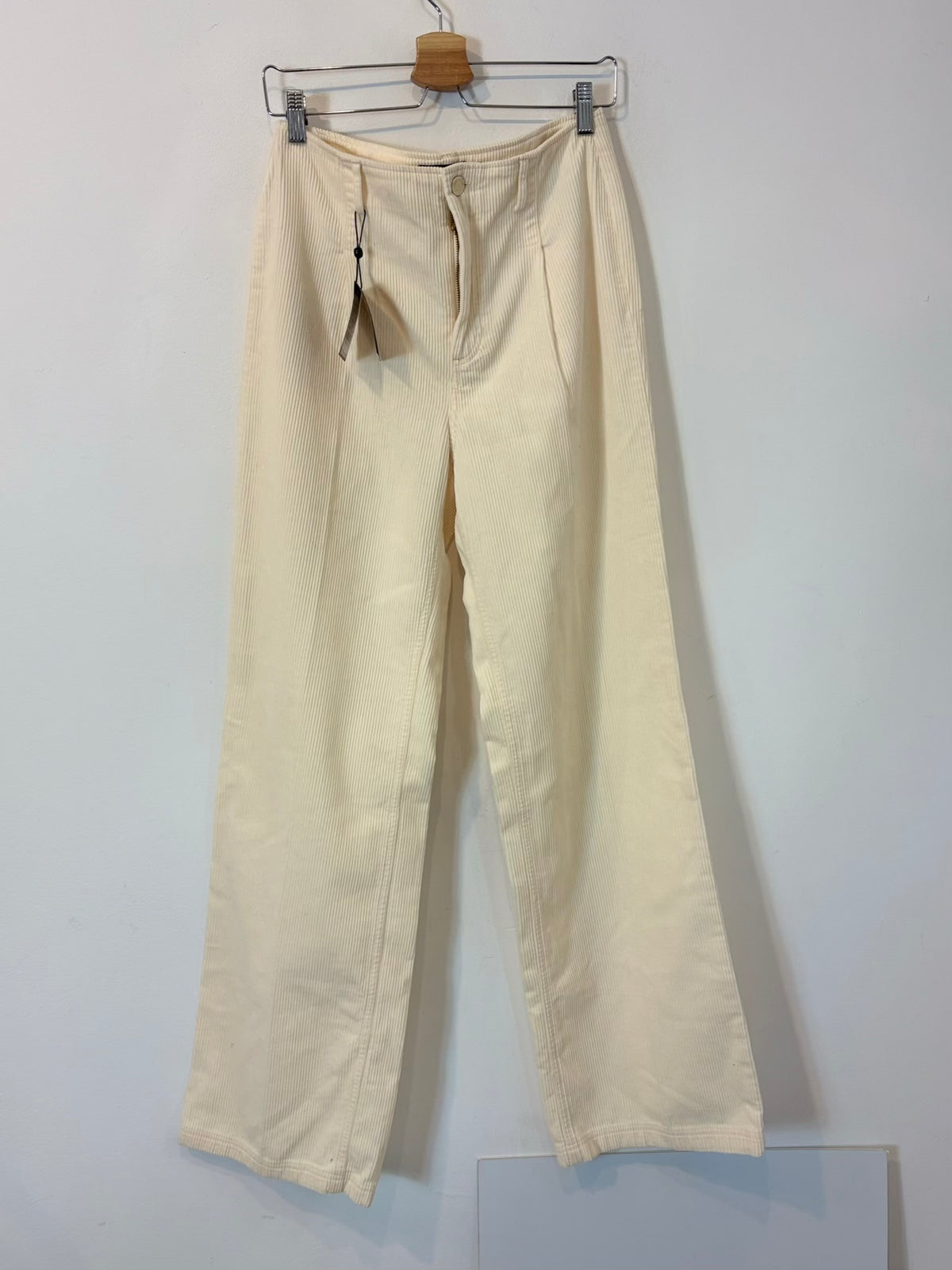 MASSIMO DUTTI. Pantalón pata ancha textura