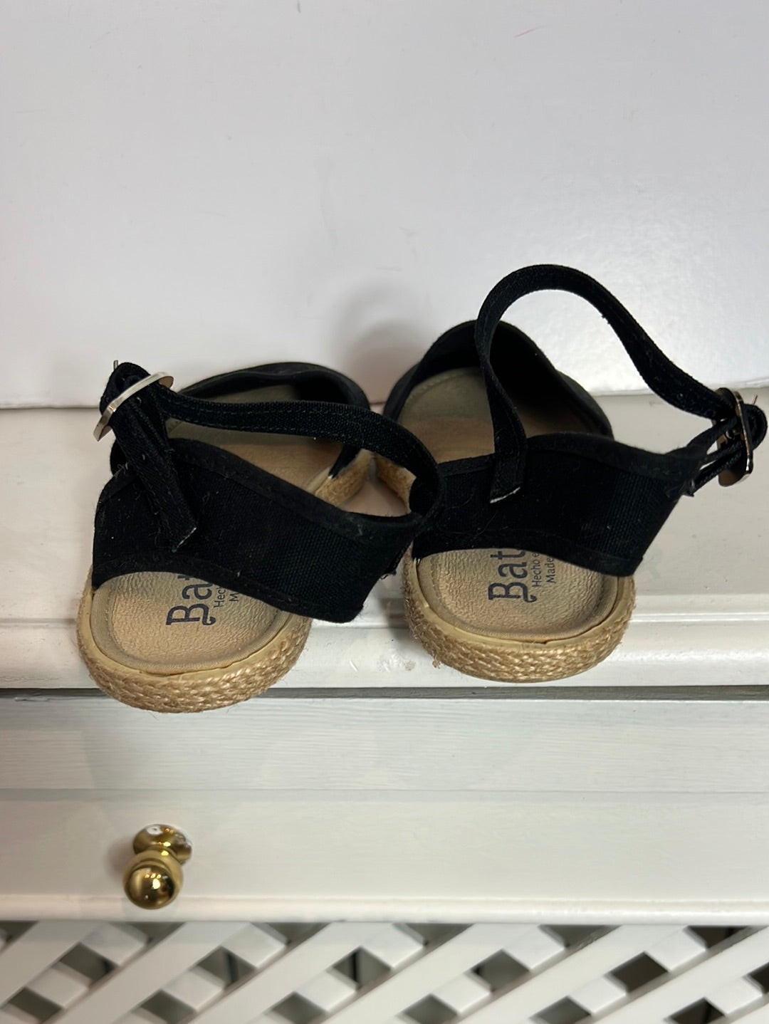 BATILAS. Black esparto grass shoes for girls. Size 27