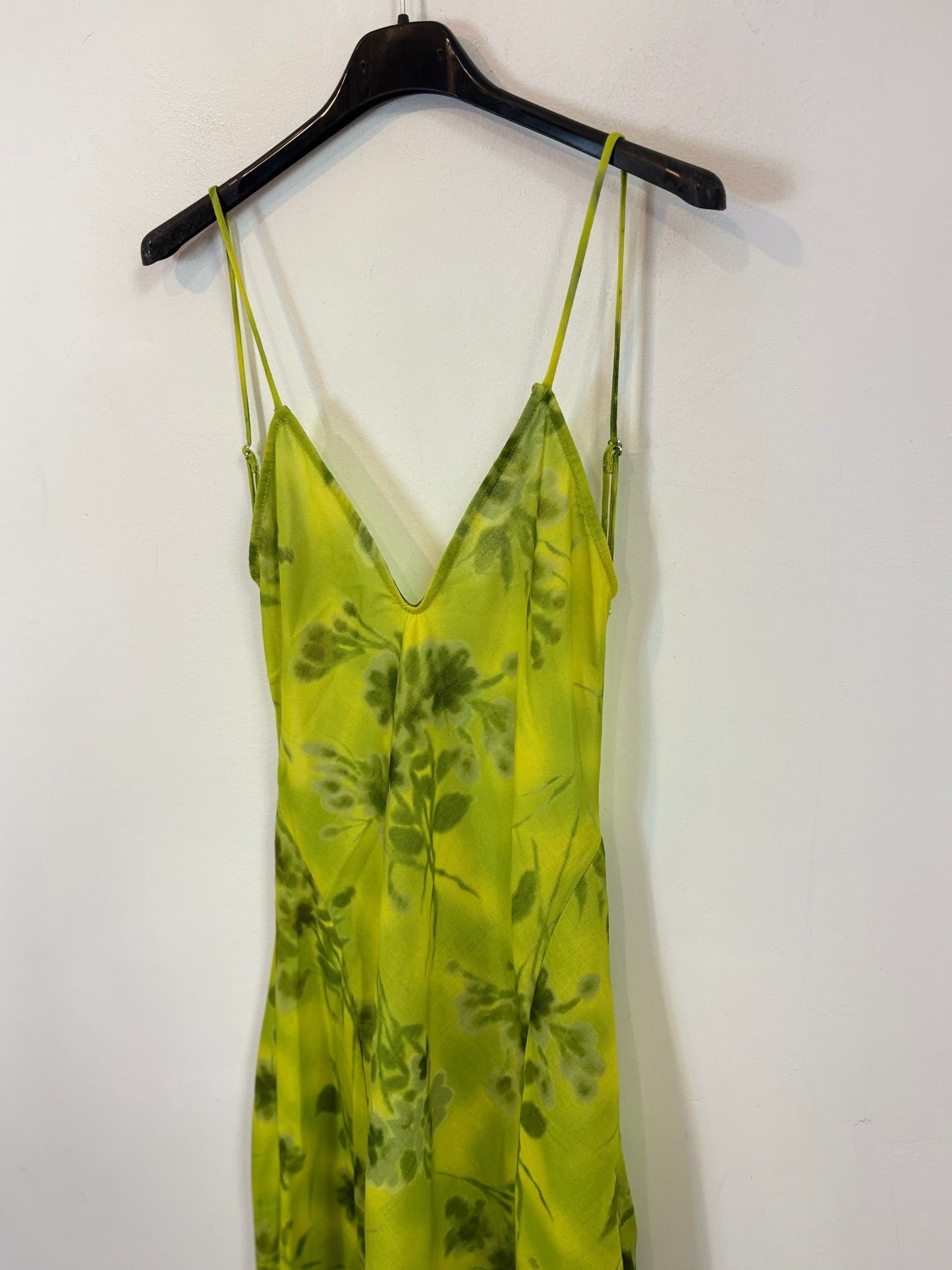 ZARA. Vestido verde largo estampado floral